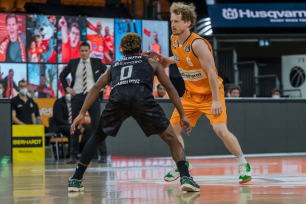 而利物浦则 而利物浦则