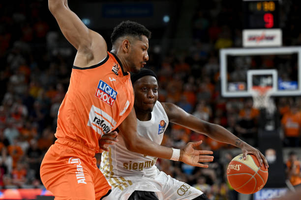 轻的边锋 轻的边锋