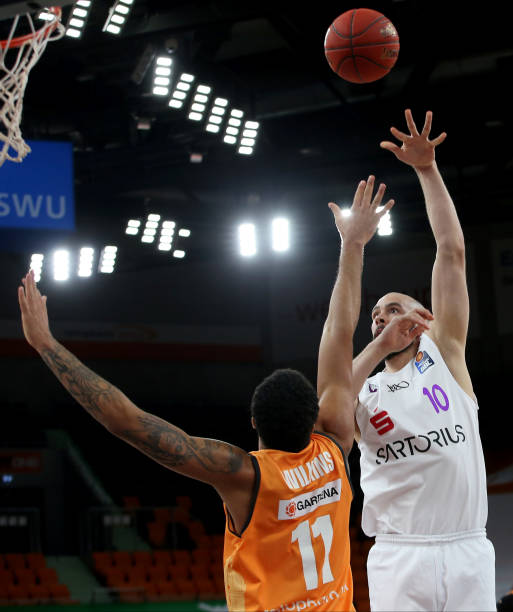 伍鹏指出 伍鹏指出