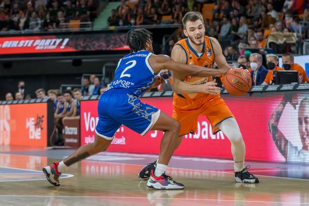 家德比战中 家德比战中